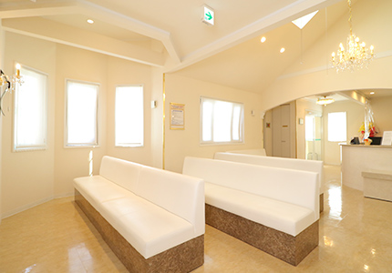 ひびきの皮ふ科待合室